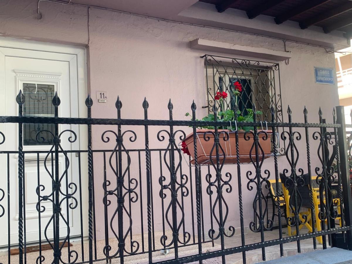 Lovely Place With Veranda Apartment Larissa Exterior photo